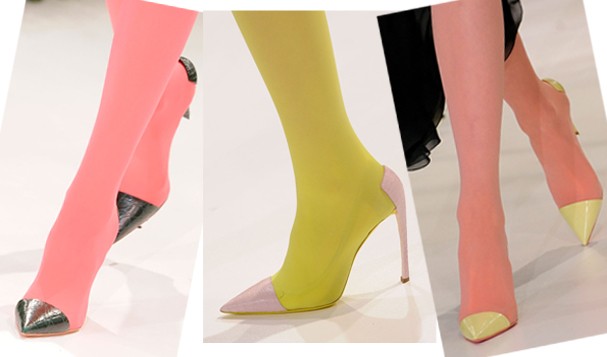 As meias e biqueiras coloridas de Christian Dior (Foto: Imaxtree)