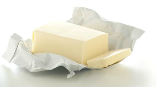A manteiga, assim como a margarina, tem muita gordura