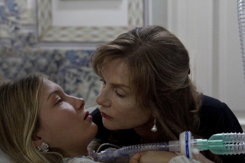 Com Isabelle Huppert, o filme é baseado na história da italiana Eluana Englaro, que ficou em coma 17 anos