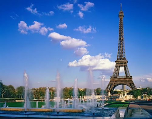 Paris com seu grande símbolo, a Torre Eiffel