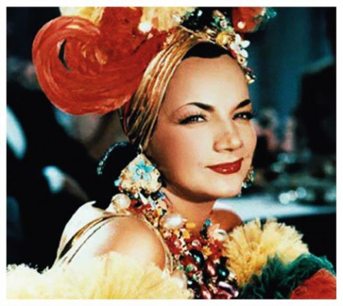 Carmen Miranda chegou a ser a mulher mais bem paga nos EUA. Morreu aos 47 anos