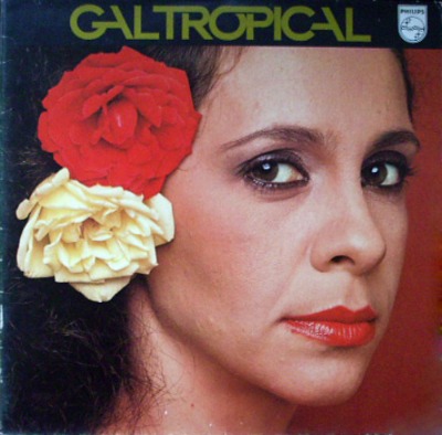A música, de Caetano Veloso,  é deste disco, gravado em 1979
