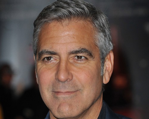 O charmoso George Clooney fica cada vez mais grisalho
