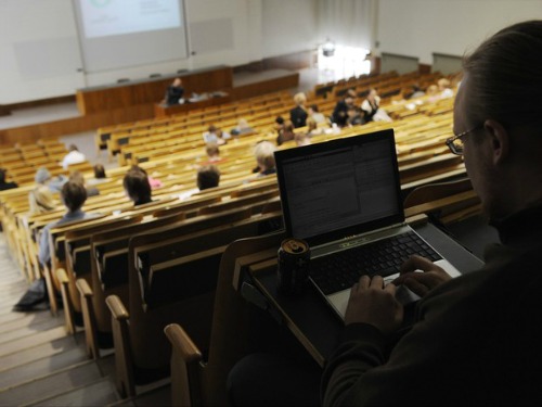 Sala de aula de uma universidade da finlandesa