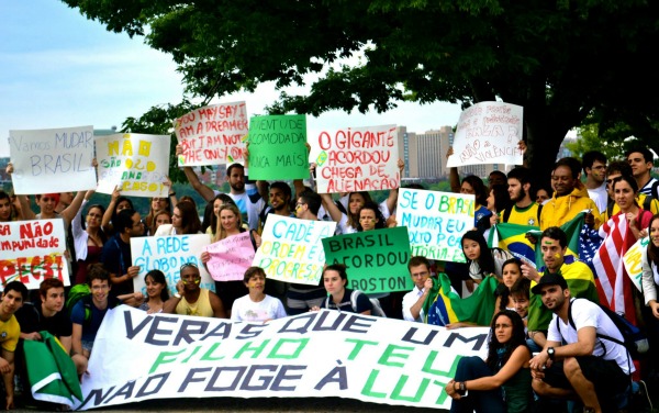 A demonstração de apoio dos brasileiros de Boston, nos Estados Unidos