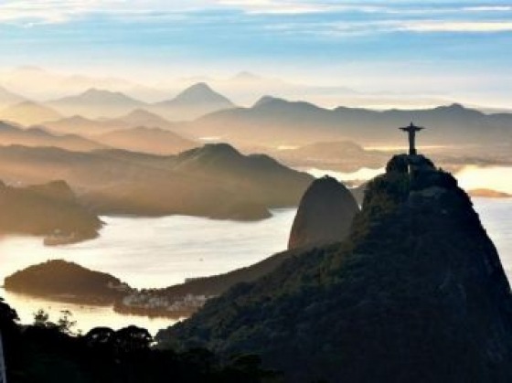 É a segunda cidade brasileira que mais recebe turistas depois de São Paulo