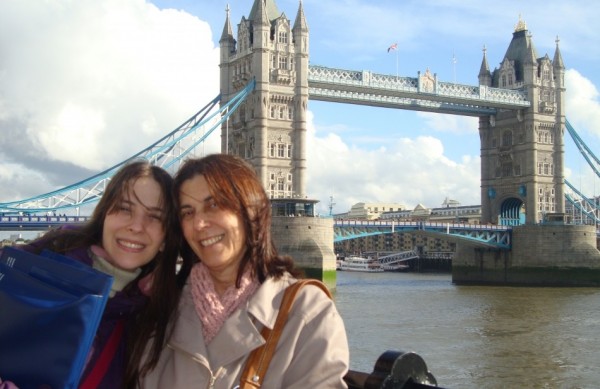 Eneide e Larissa Castanho escolheram Londres para aperfeiçoar o inglês