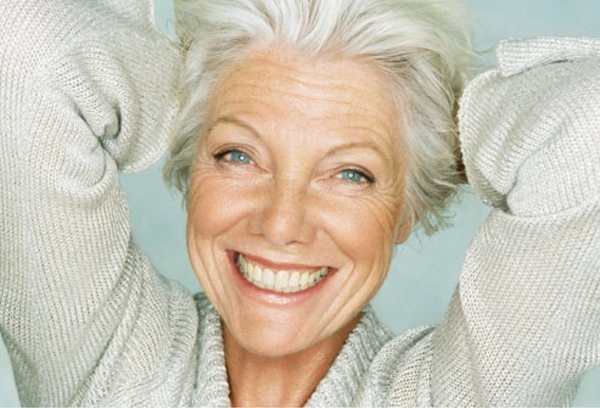 Pesquisa mostrou que mulheres de mais de 60 são mais satisfeitas com a própria idade