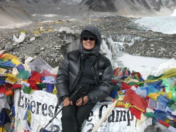 Mônica Dias, 59 anos: no topo do Everest, o monte mais alto do mundo