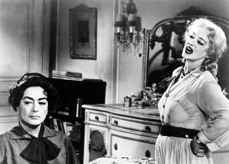 Bette  Davis e Joan Crowford no filme O que será que aconteceu com Baby Jane?, de 1961