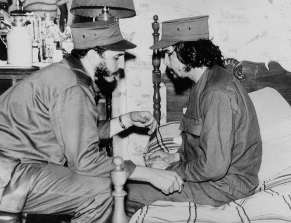 Foto histórica de 1959: Fidel com Che Guevara