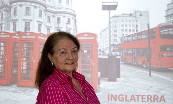 Maria Helena, de 73 anos, fez dois intercâmbios e planeja o terceiro também em Londres - Freelancer / Bia Guedes 